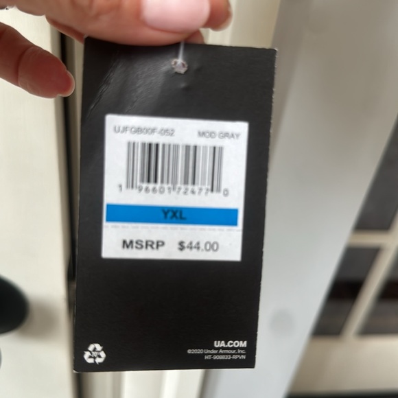 YXL Under Armour 1/4 Zip Gray/Black Mock Neck Fleece - Picture 4 of 4